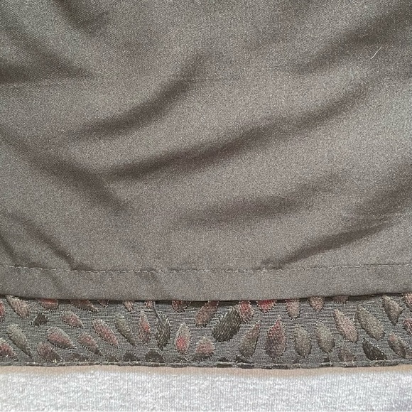 LOFT embossed pattern black shiny skirt size 8 - Picture 6 of 16